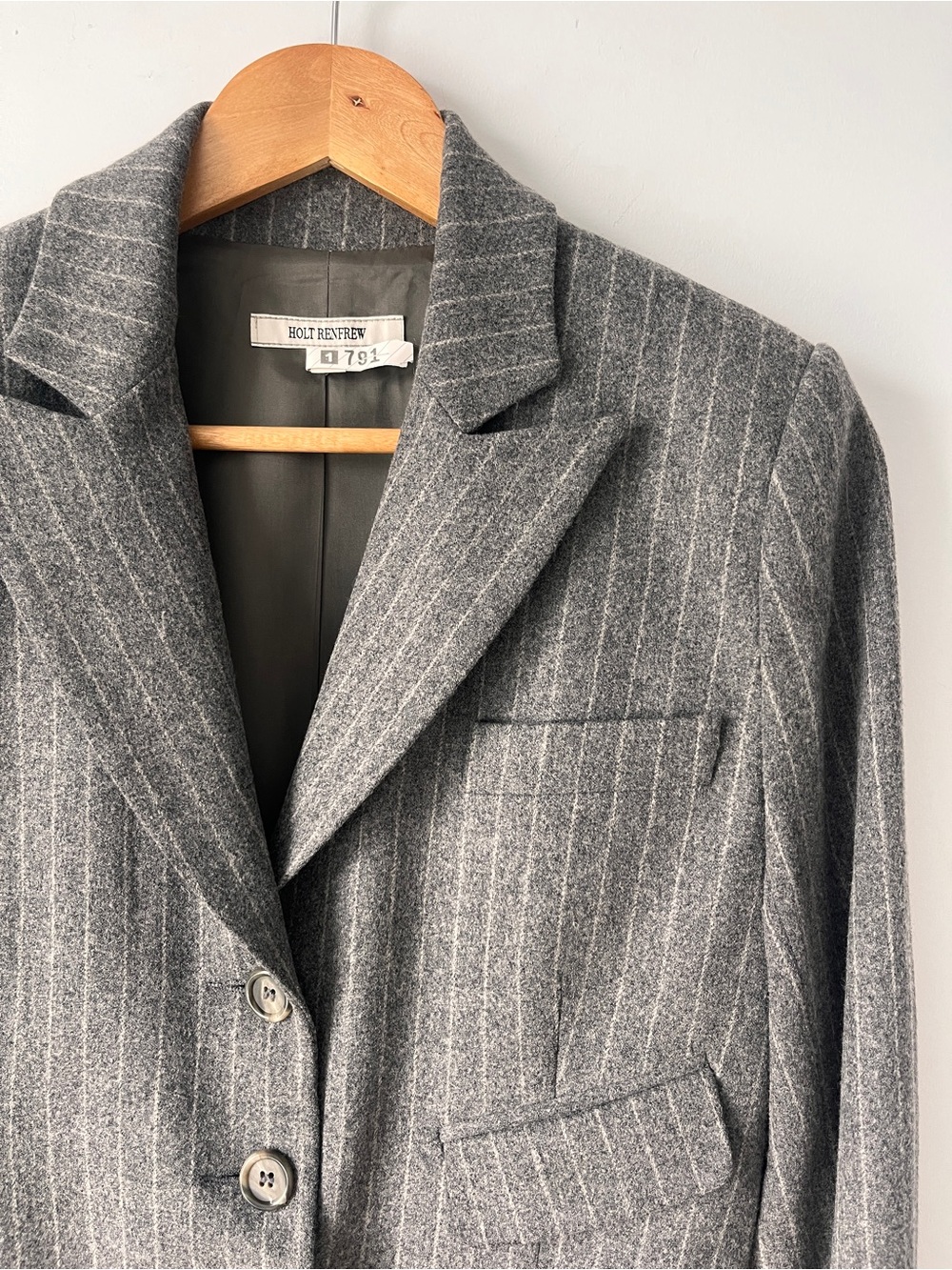 Holt Renfrew Pinstripe Women's Wool Blazer - Classic - Size 10 | Vintage - Picture 2 of 13